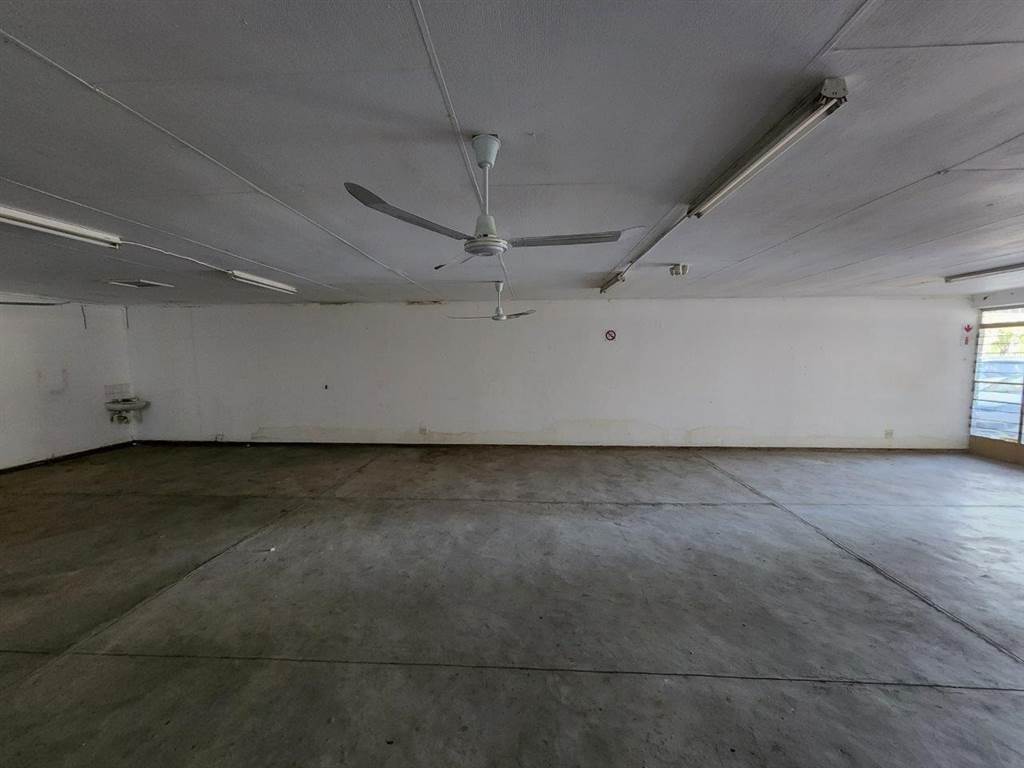 104  m² Commercial space in Hoedspruit photo number 11