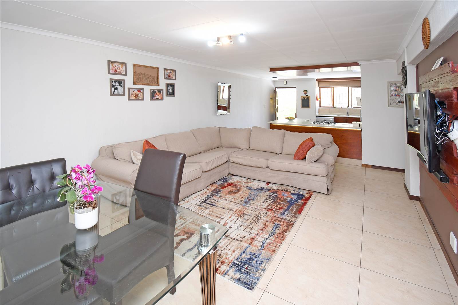 3 Bed Apartment in Sunninghill photo number 8
