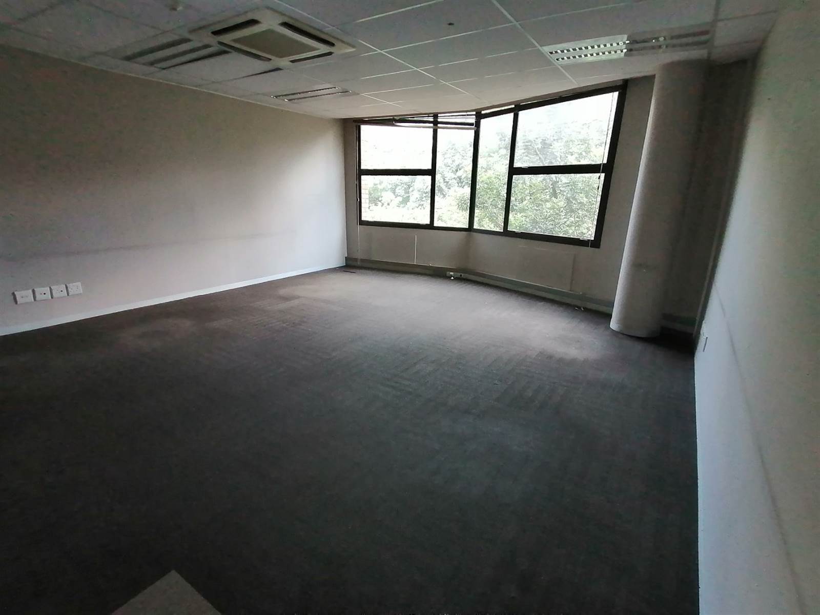10000  m² Office Space in Die Hoewes photo number 16