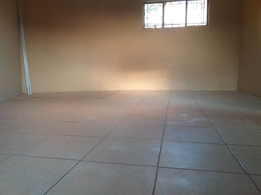 1 Bed Apartment in Pimville photo number 3