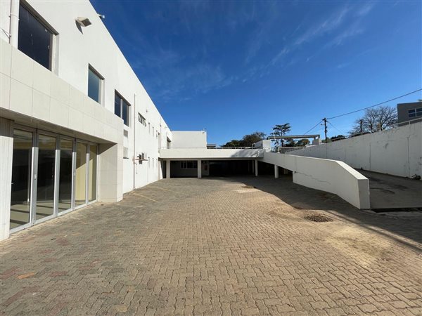 3252  m² Commercial space