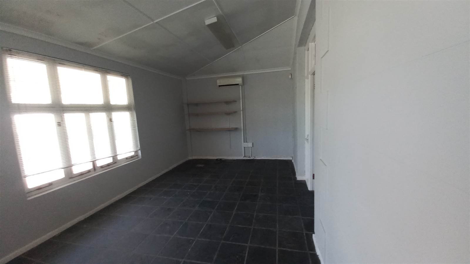 85  m² Commercial space in Hillcrest photo number 9