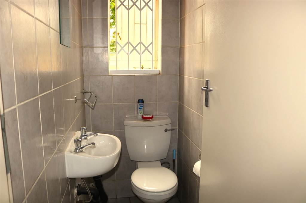3 Bed Townhouse in North Riding photo number 24