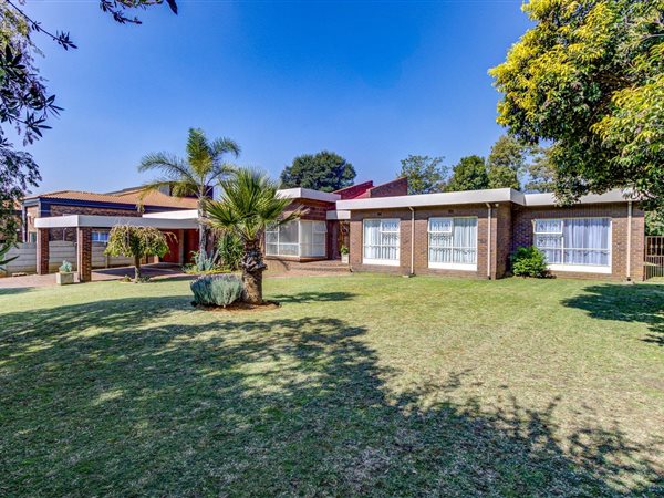 3 Bedroom House 3 Bedroom House