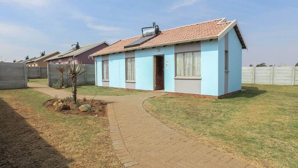 3 Bed House in Johannesburg Central photo number 4