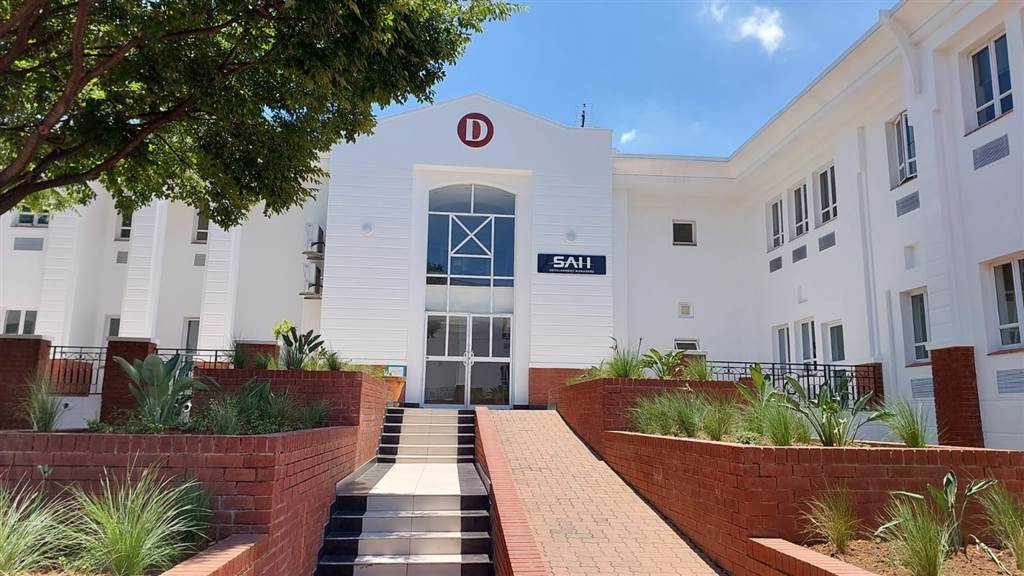 162.5  m² Commercial space in Bryanston photo number 1