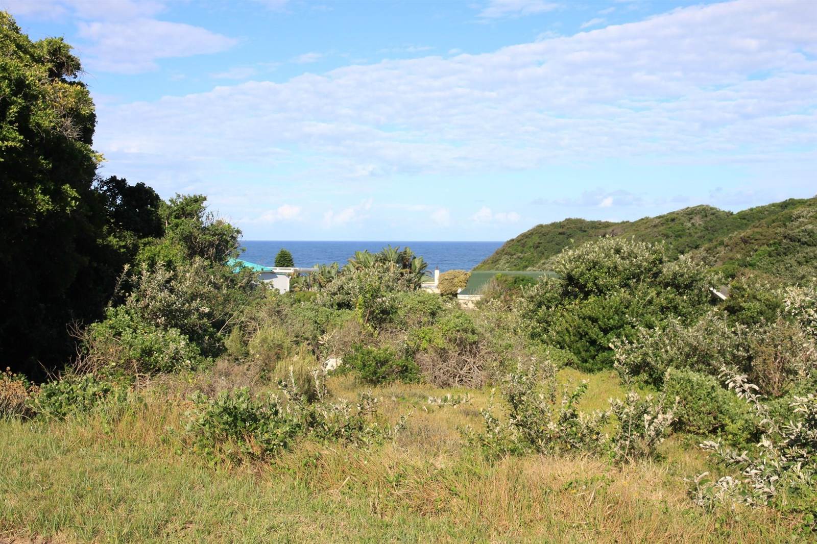 5.6 ha Land available in Kaysers Beach photo number 4