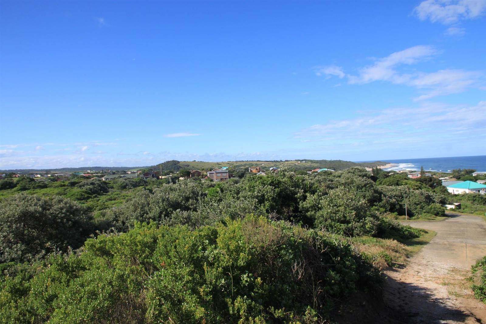 5.6 ha Land available in Kaysers Beach photo number 1