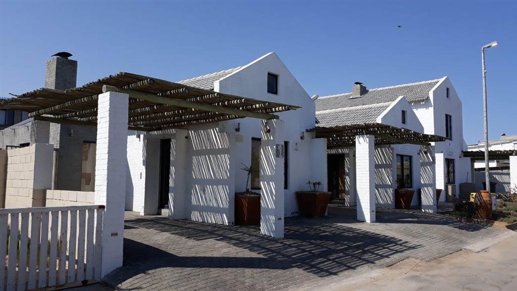 4 Bed House in Port Nolloth photo number 1