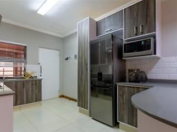 2 Bed Apartment