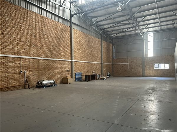 470  m² Industrial space