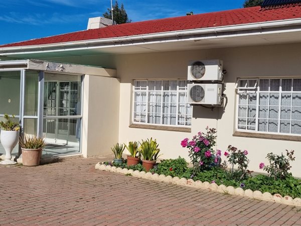 5 Bed House in King Williams Town