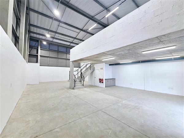 211  m² Commercial space