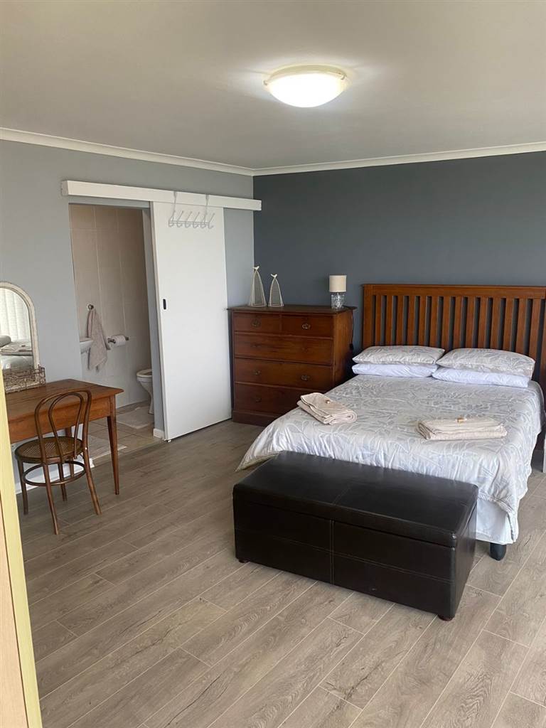 2 Bed Apartment in Jeffreys Bay photo number 12