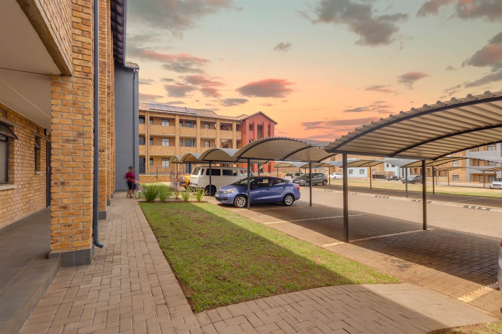 2 Bed Apartment in Katlehong photo number 11