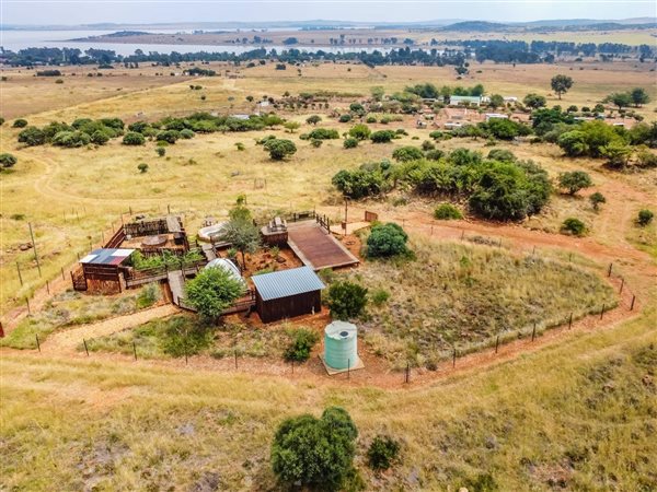 24.5 ha Farm in Strydfontein and surrounds