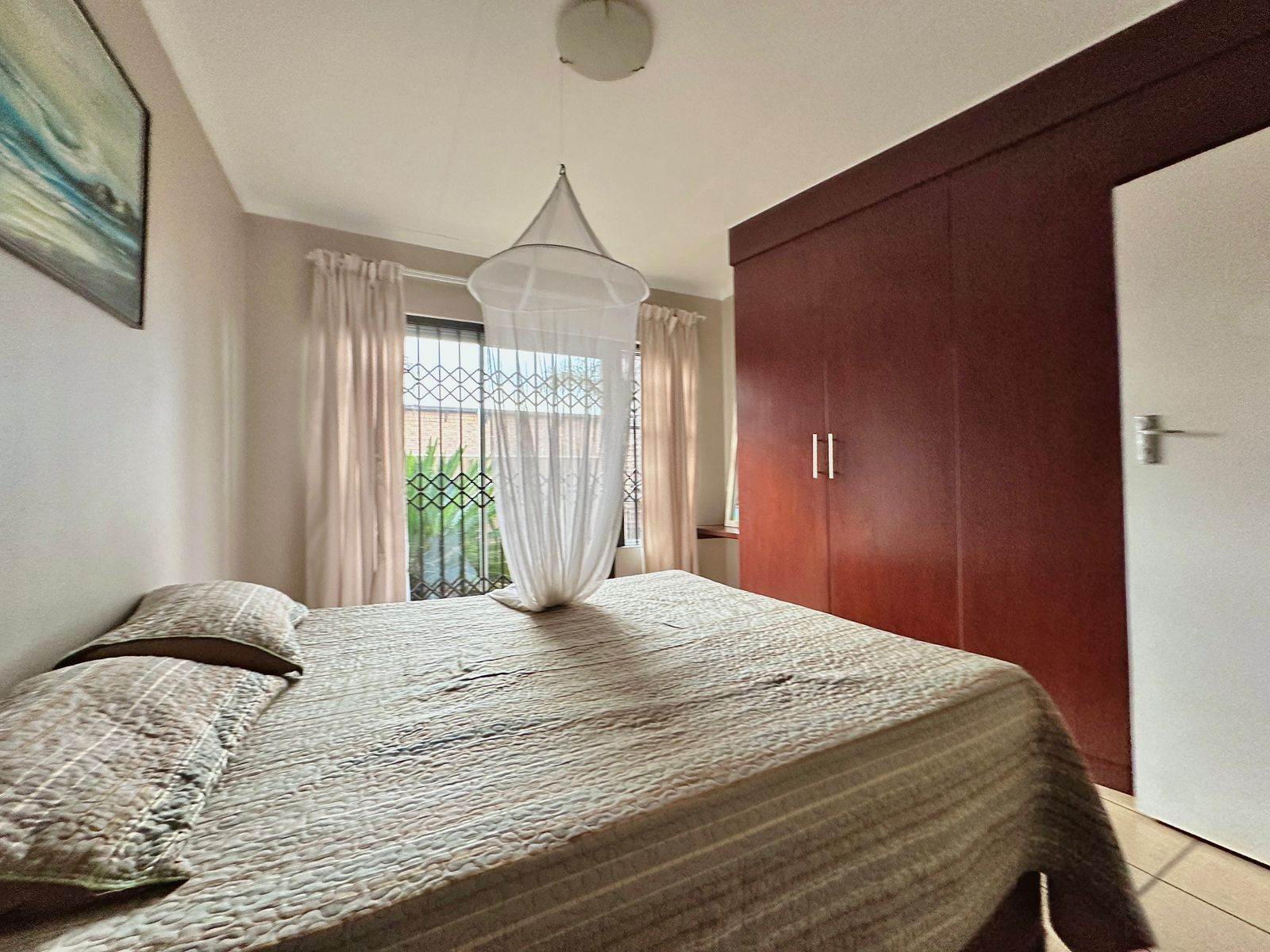 3 Bed Simplex in Glen Marais photo number 5