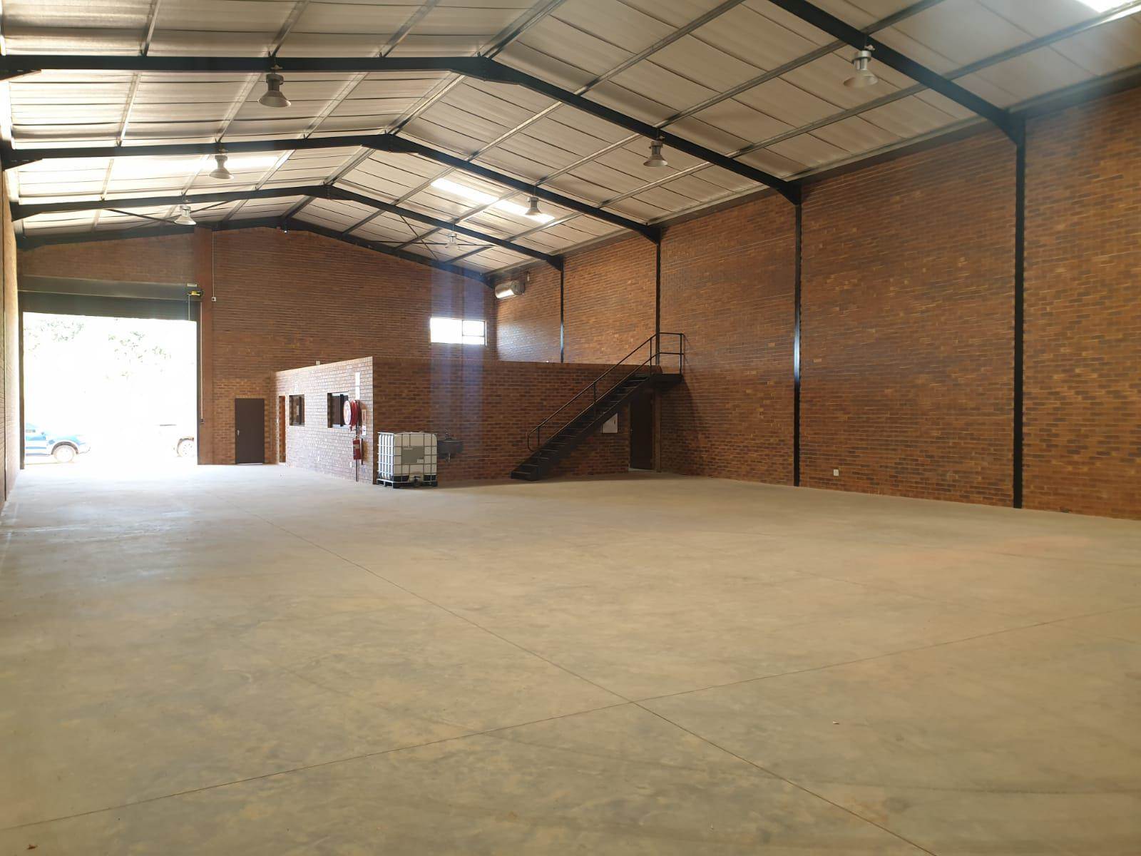 530  m² Industrial space in Pomona photo number 8