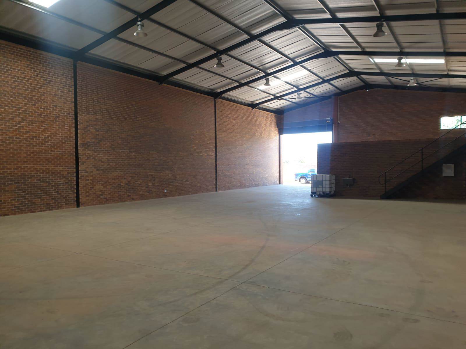 530  m² Industrial space in Pomona photo number 7
