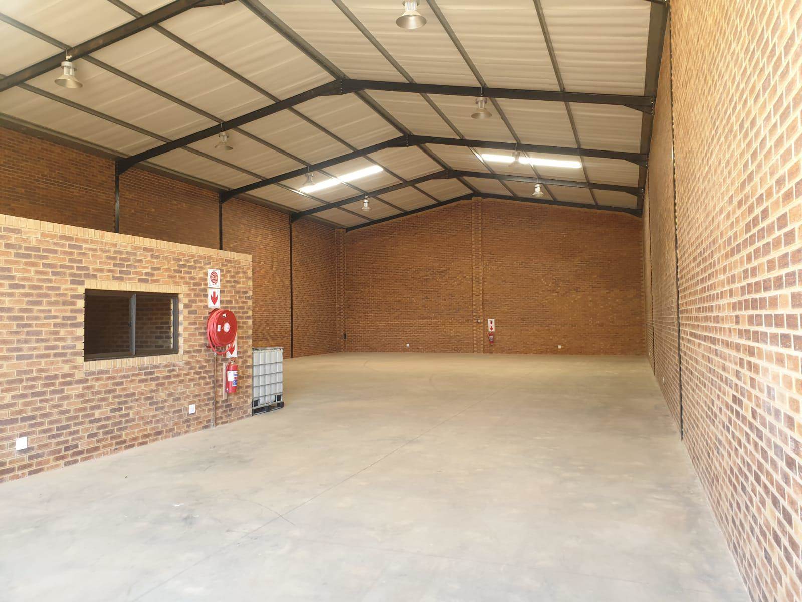 530  m² Industrial space in Pomona photo number 10
