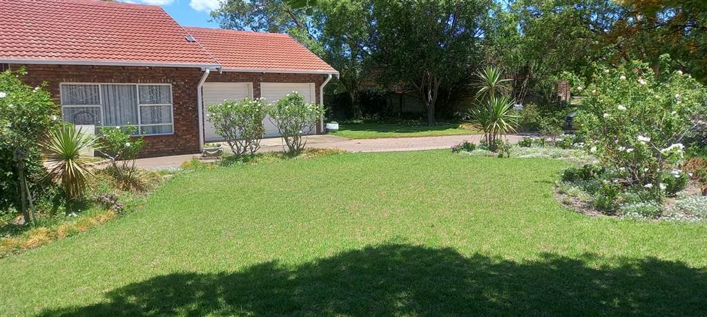 3 Bed House in Kroonstad photo number 3
