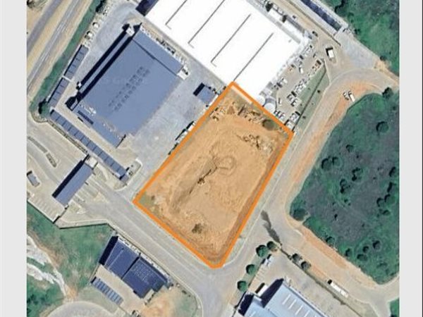 7 371 m² Land