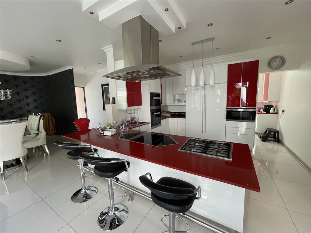 6 Bed House in Seasons Lifestyle Estate photo number 17