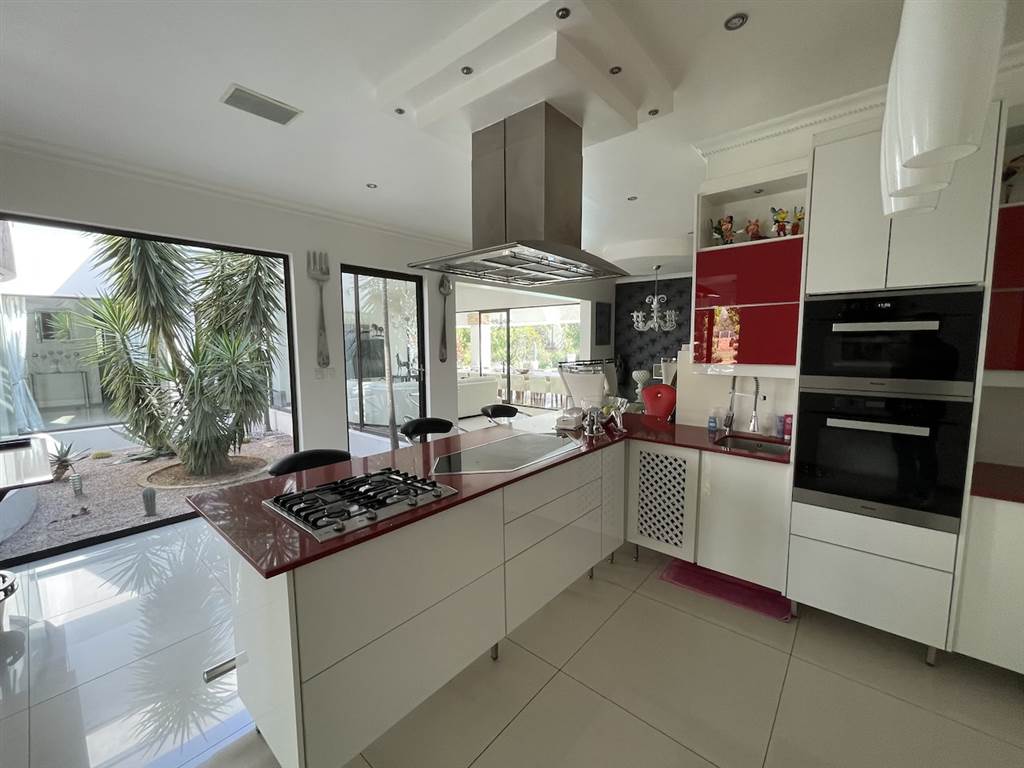 6 Bed House in Seasons Lifestyle Estate photo number 19