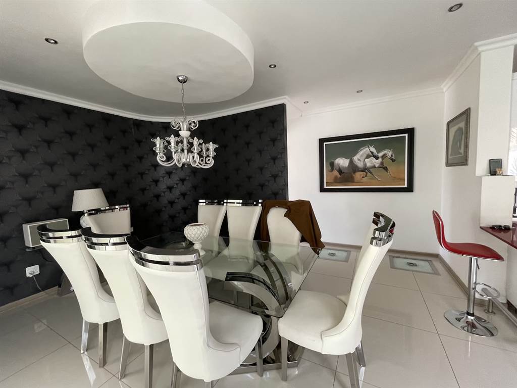 6 Bed House in Seasons Lifestyle Estate photo number 14