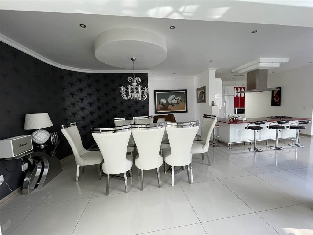 6 Bed House in Seasons Lifestyle Estate photo number 15