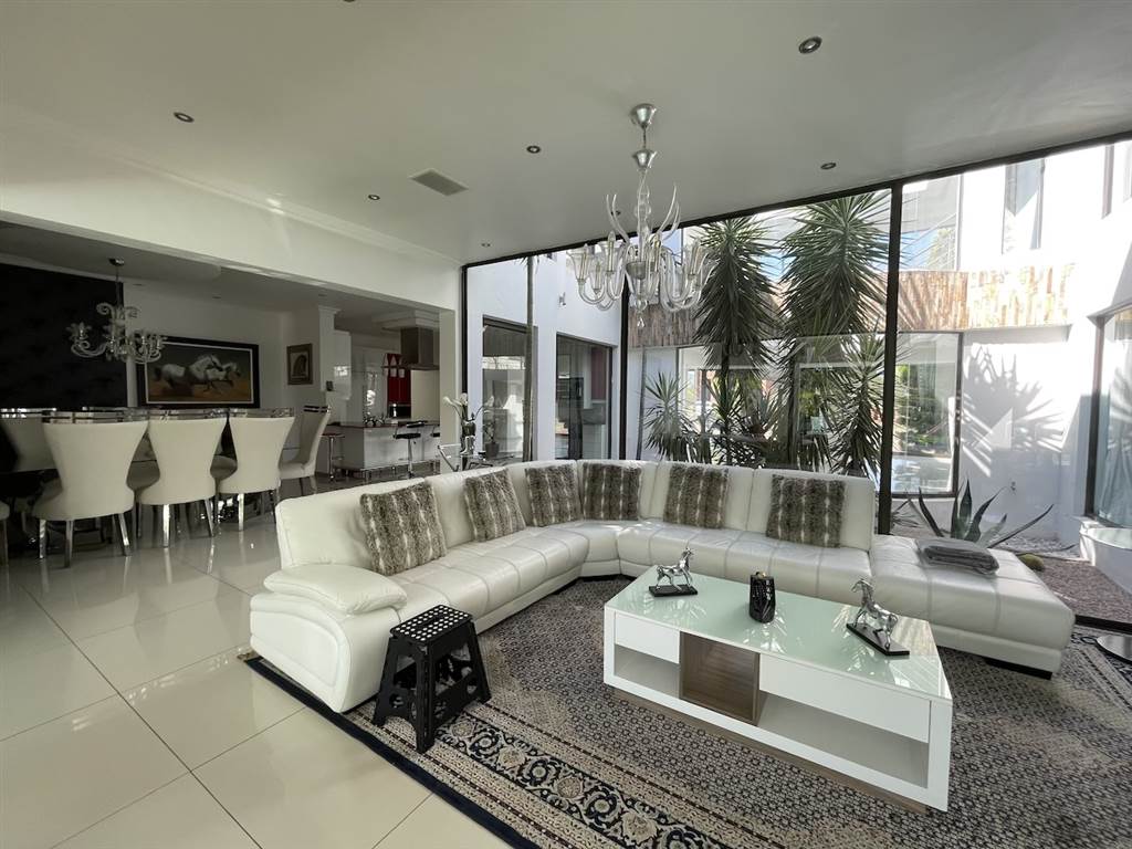 6 Bed House in Seasons Lifestyle Estate photo number 13