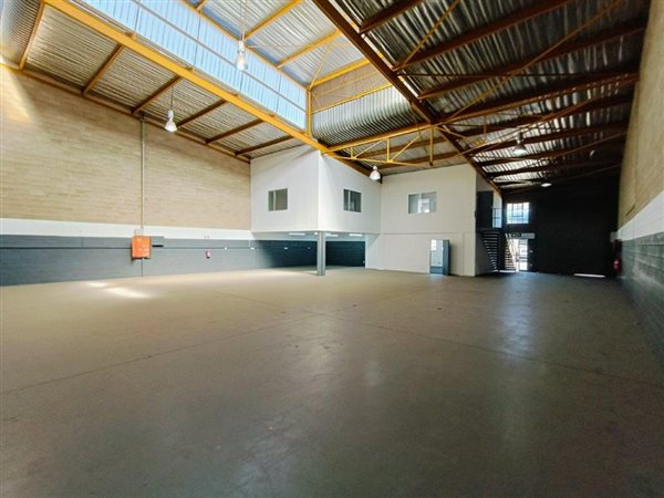 580  m² Industrial space