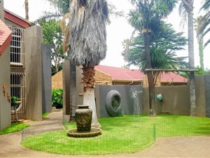 4 Bed House in Flora Gardens