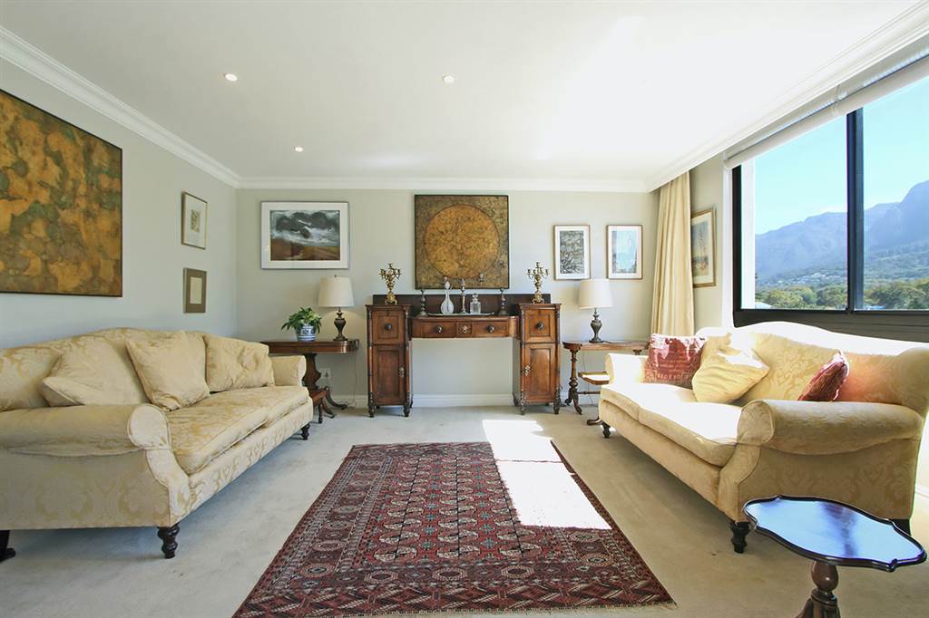2 Bed Apartment in Newlands photo number 3