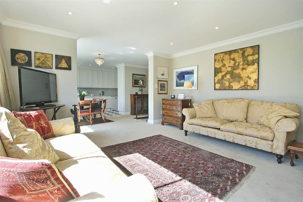 2 Bed Apartment in Newlands photo number 7