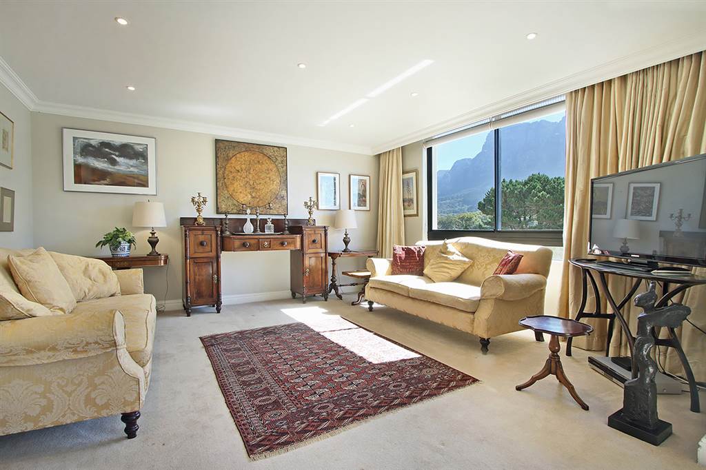 2 Bed Apartment in Newlands photo number 6