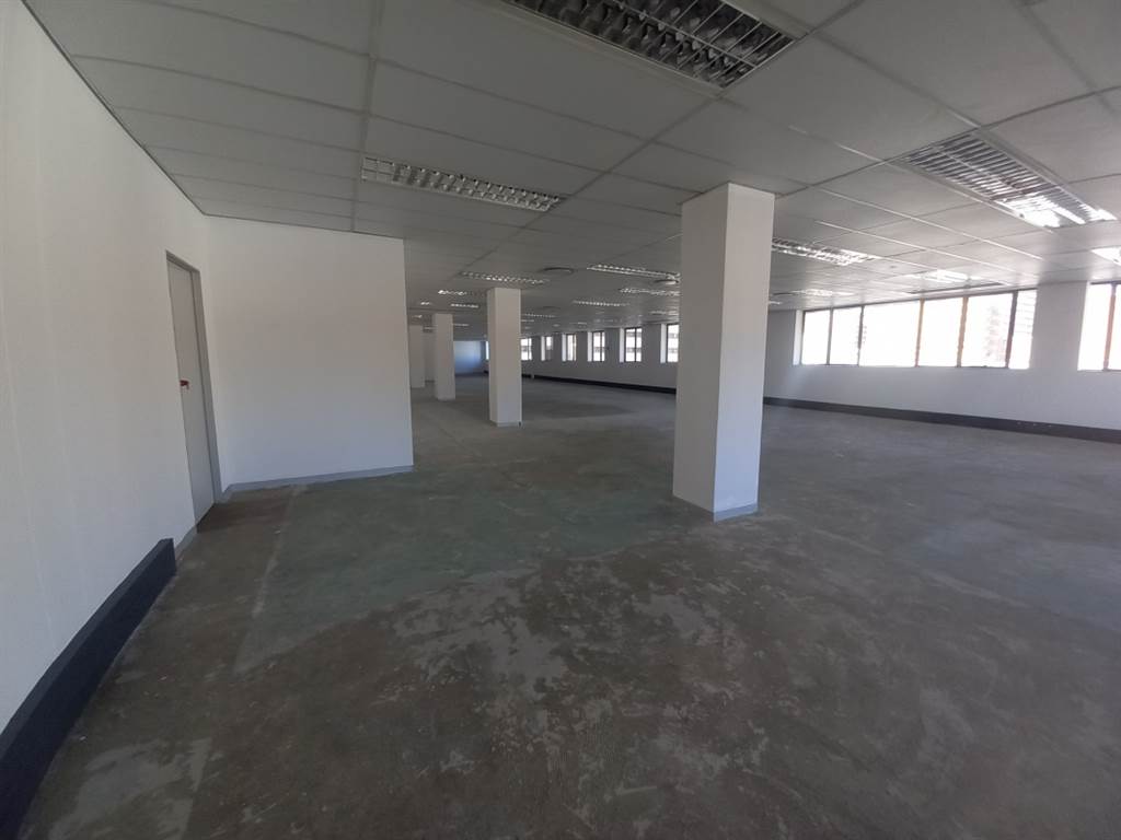 1371  m² Office Space in Arcadia photo number 3