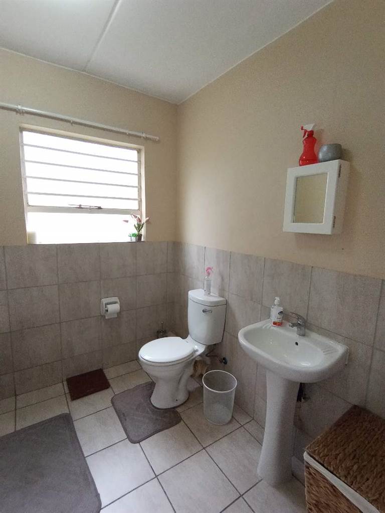 2 Bed Townhouse in Terenure photo number 17
