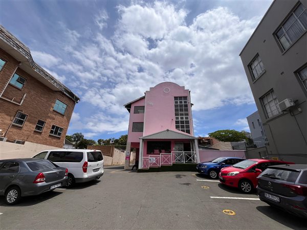 360  m² Commercial space