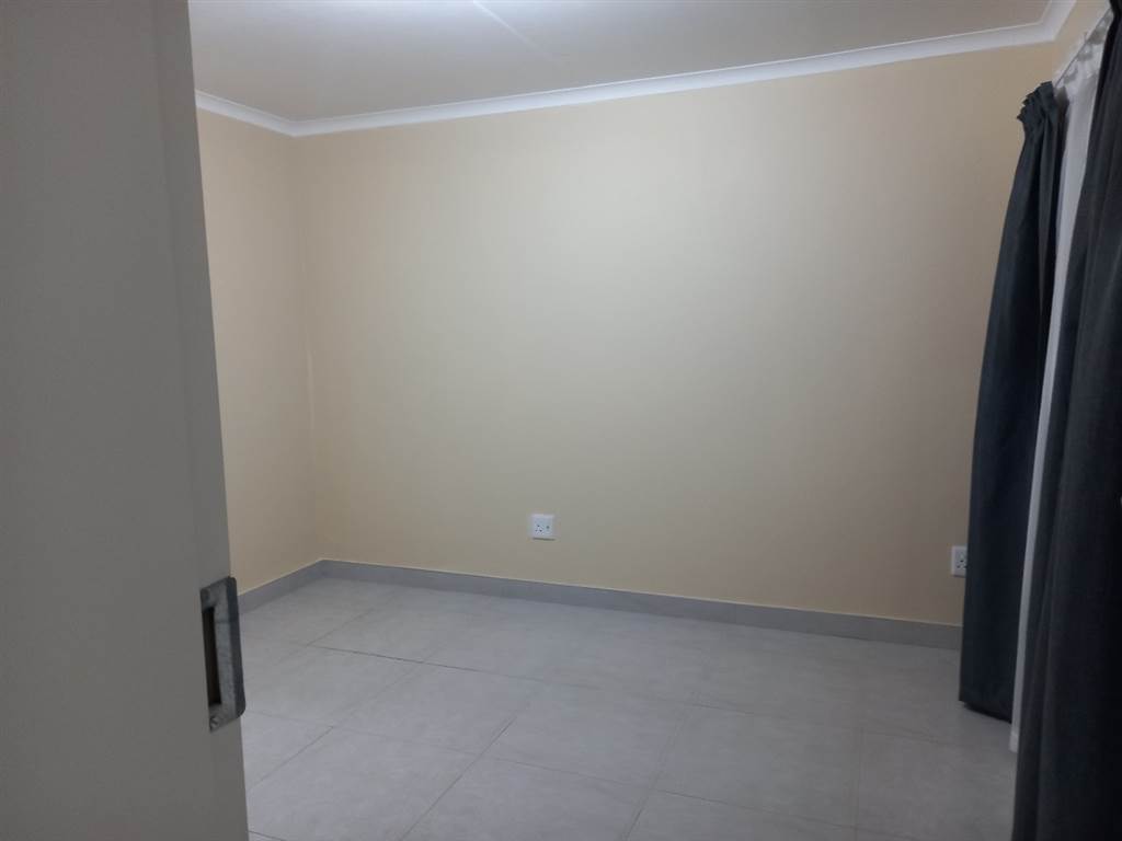 1 Bed Townhouse in Modderfontein photo number 15