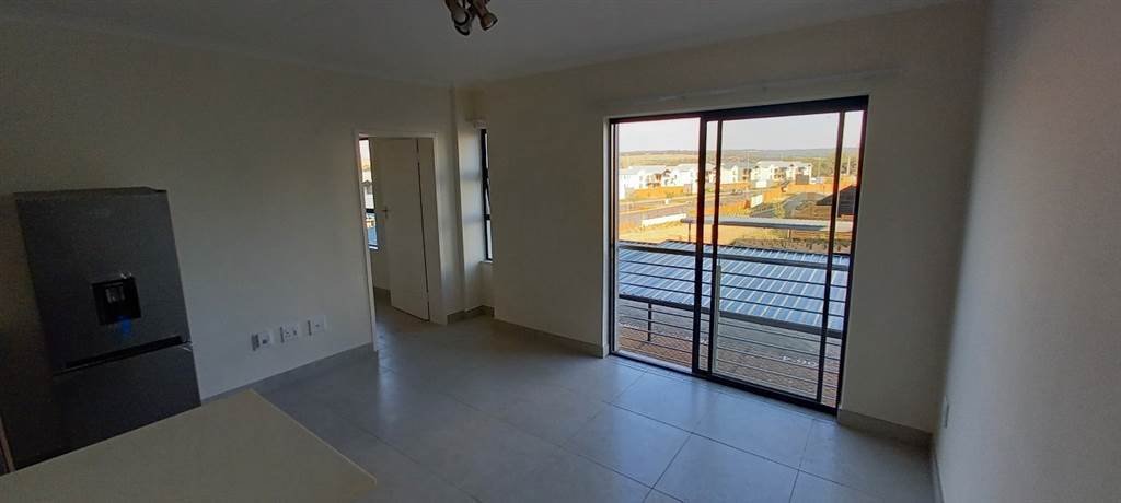 1 Bed Townhouse in Modderfontein photo number 9