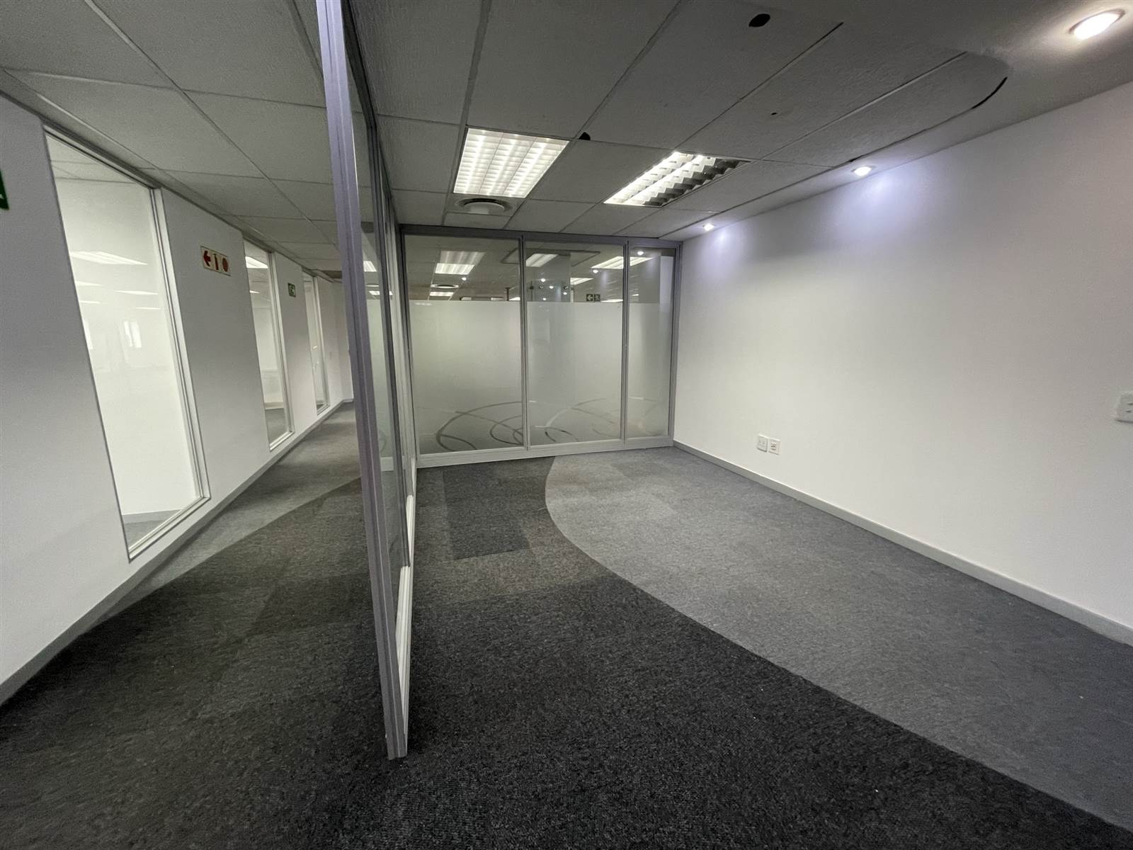 677  m² Commercial space in Rosebank photo number 19