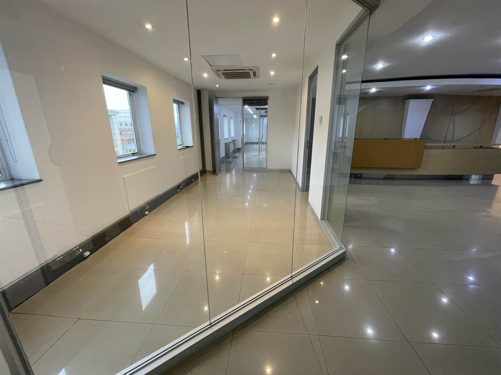 677  m² Commercial space in Rosebank photo number 5