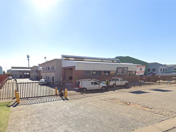 486  m² Commercial space