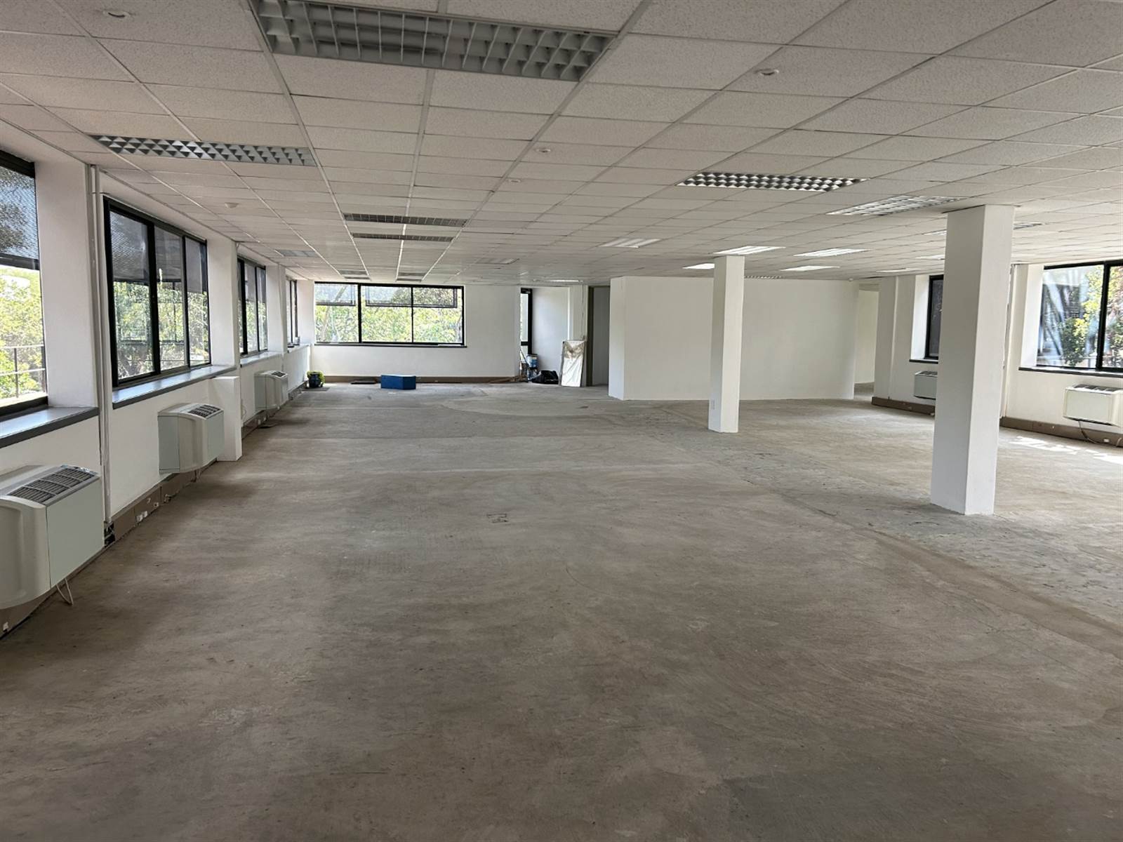 411  m² Commercial space in Woodmead photo number 2