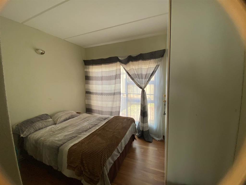 2 Bed Apartment in Sasolburg photo number 9