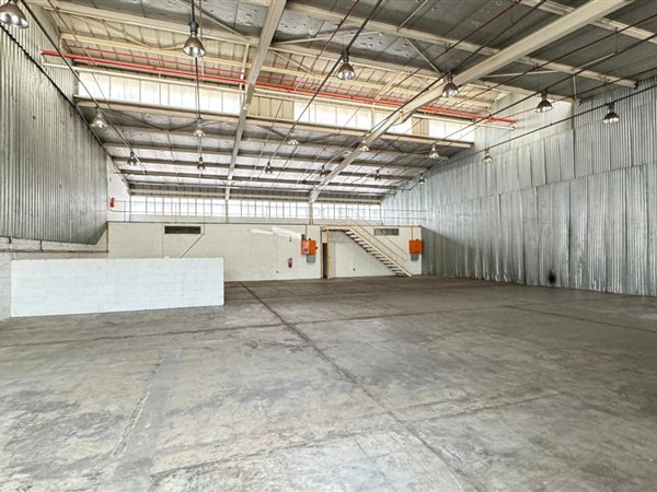 549  m² Industrial space