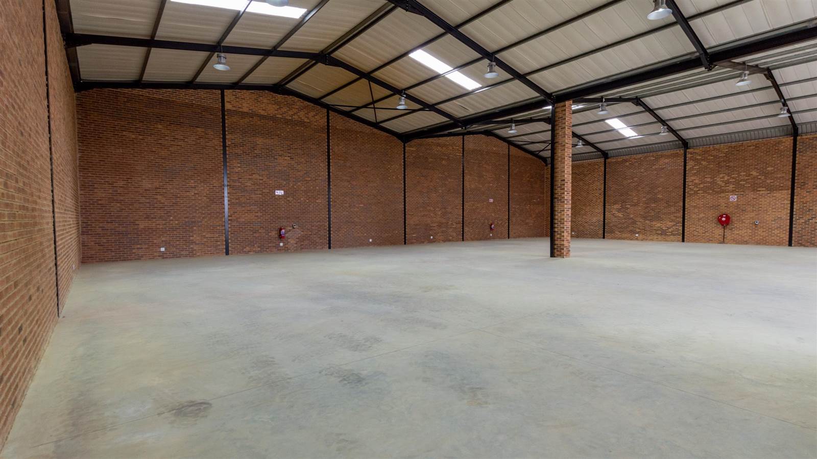 1050  m² Industrial space in Pomona photo number 7