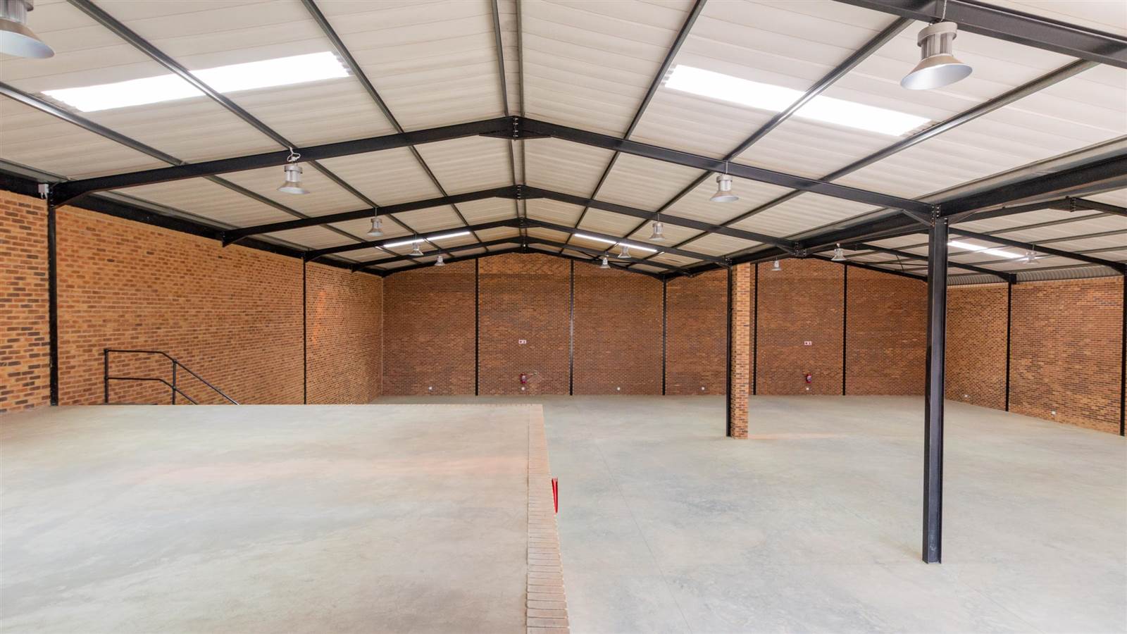 1050  m² Industrial space in Pomona photo number 10