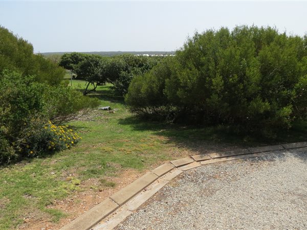 828 m² Land